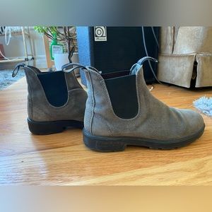 Grey suede Blundstones